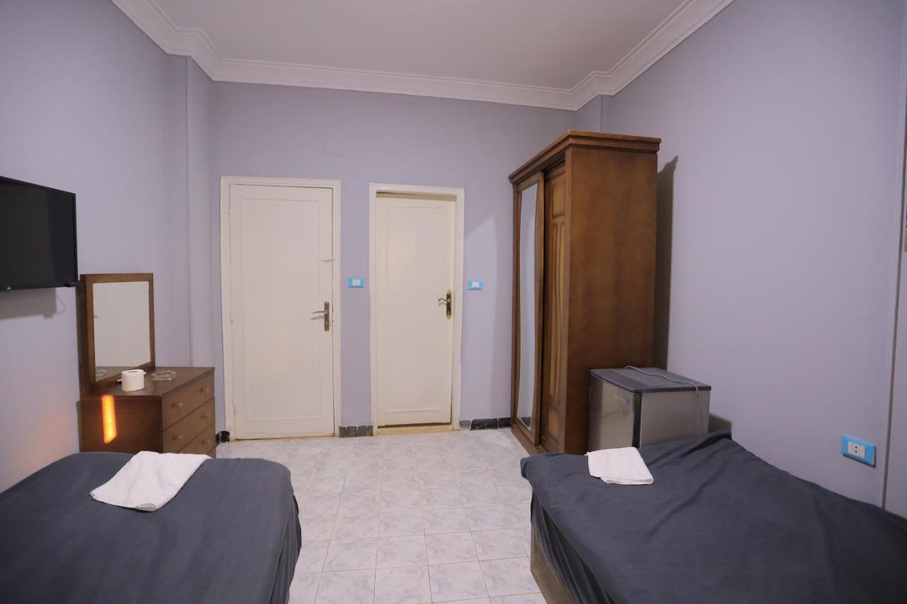 Bed and Breakfast Three Golden Pyramids Каїр Екстер'єр фото