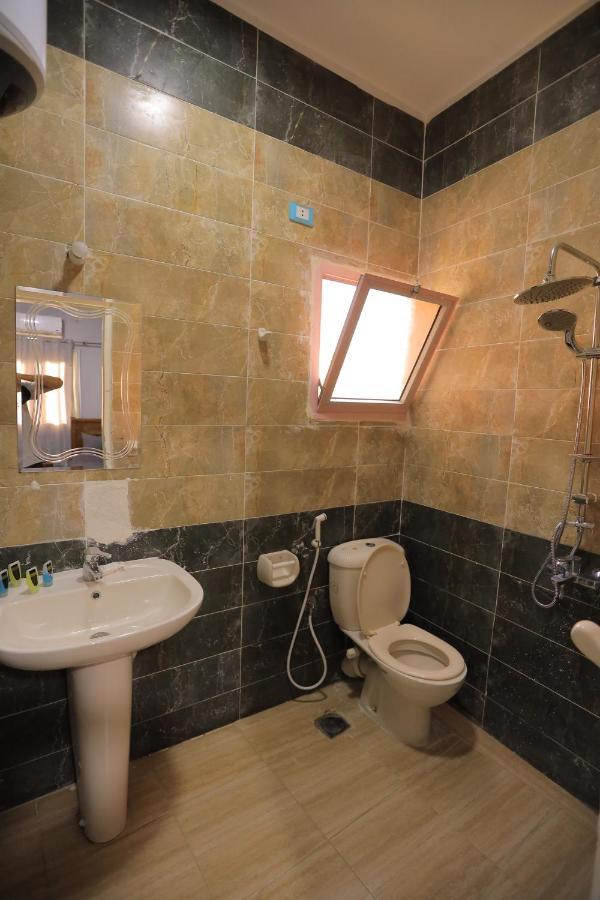 Bed and Breakfast Three Golden Pyramids Каїр Екстер'єр фото
